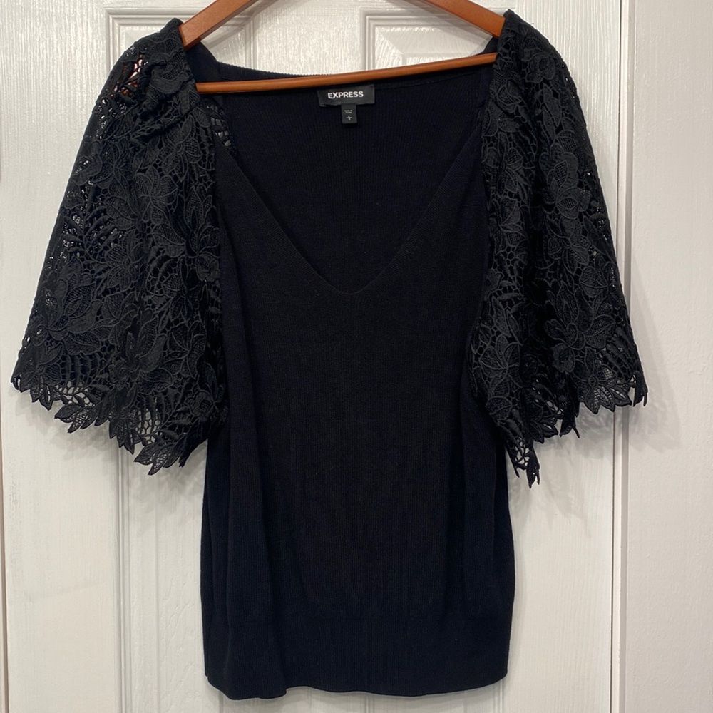 Express women’s lace bell sleeve knit top NWOT Sz Lg